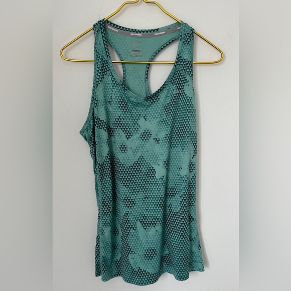 Nike Tops - Nike Running Miler DriFit Green Floral Soft Stretch Workout Tank Women’s Large